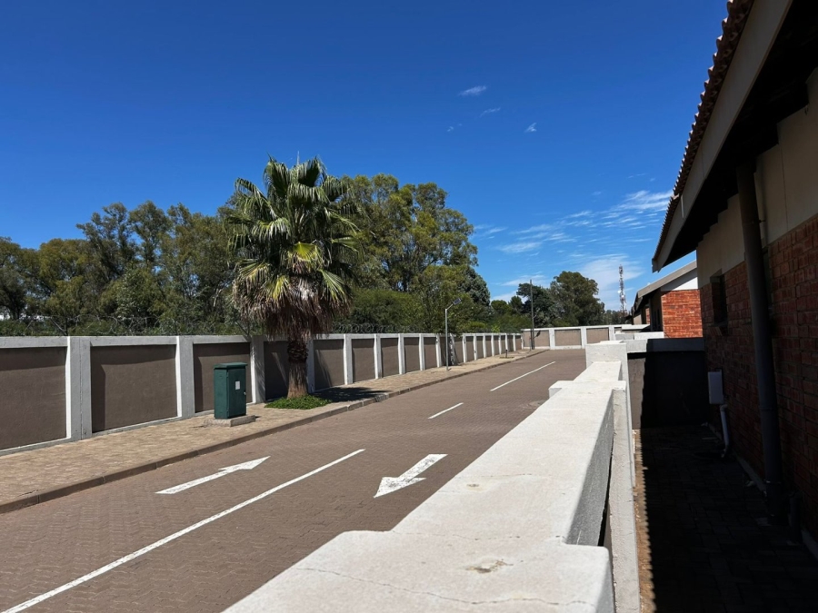 2 Bedroom Property for Sale in Estoire Free State